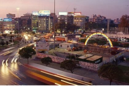 6. İstanbul Bienali, Ugo Rondinone, İKSV Arşiv