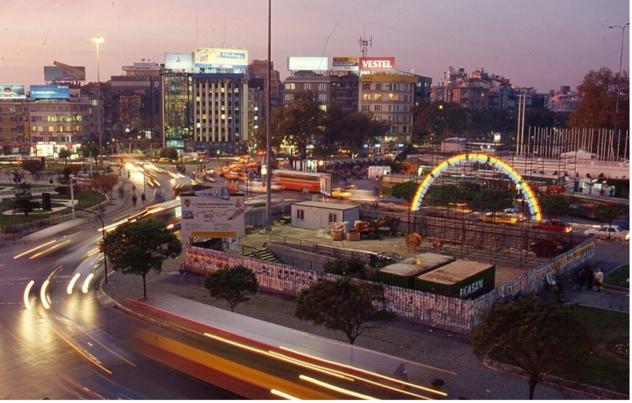 6. İstanbul Bienali, Ugo Rondinone, İKSV Arşiv