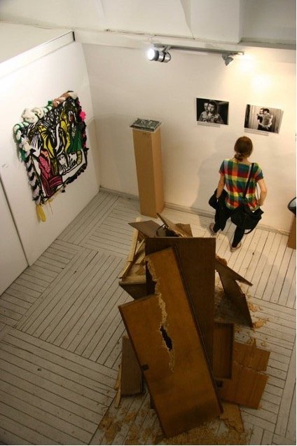 --- Aile Salonu Sergisi Görünümü, Sanatorium Sivil Sanat İnisiyatifi, 2010