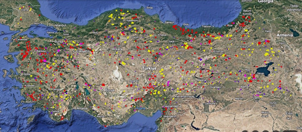 Harita: Cansu Acar, Google Earth — Kaynak: MAPEG - Bir yılda madene ihale edilen sahalar. Link üzerinden Google Earth’te haritaya erişebilir, renkli alanlara tıklayarak detaylı bilgi edinebilirsiniz.