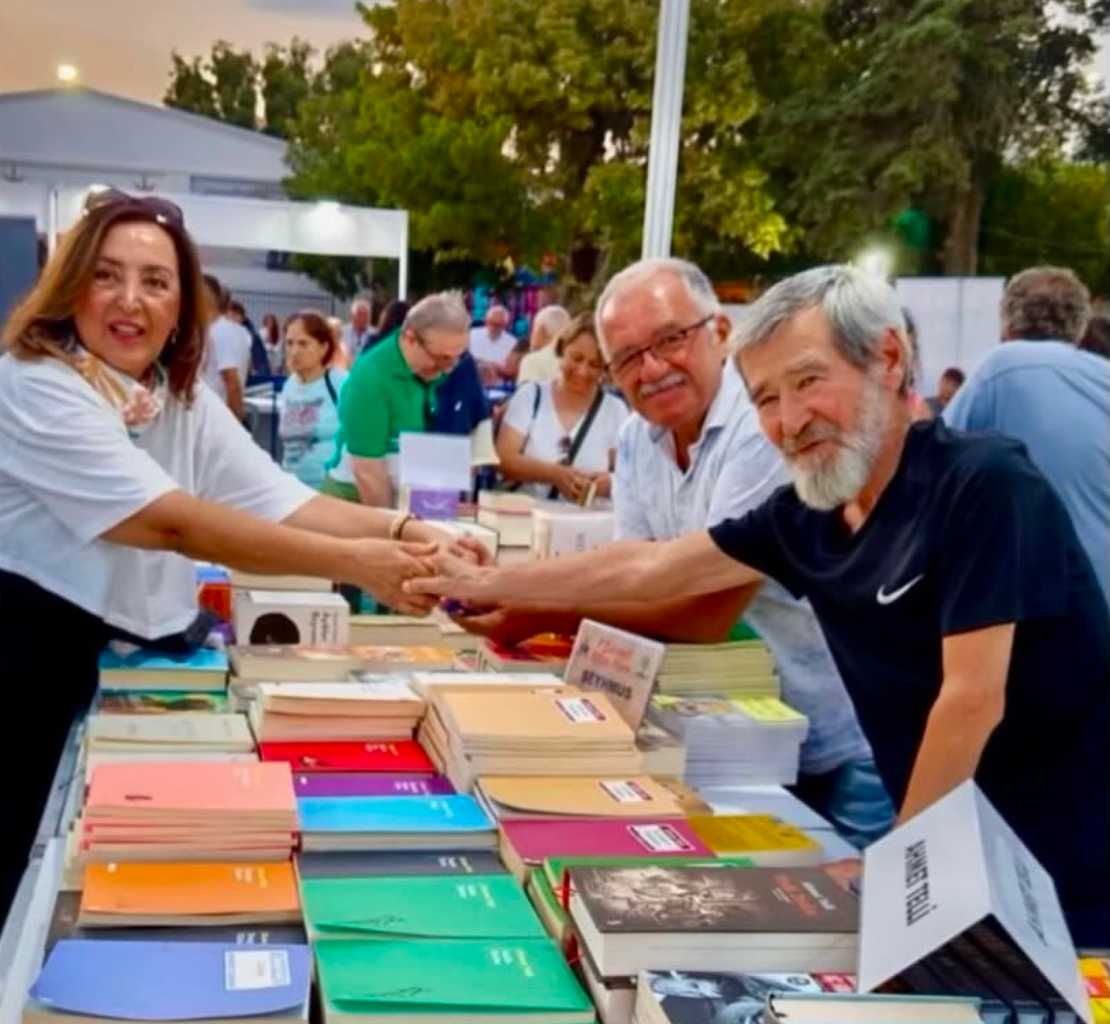 Şeyhmus Diken, Ahmet Tell (2025 Edremit Kitap Fuarı, Yaşar Seyman ile.)